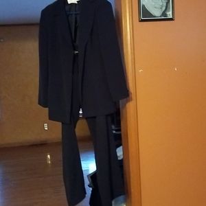 Jones New York pant suit